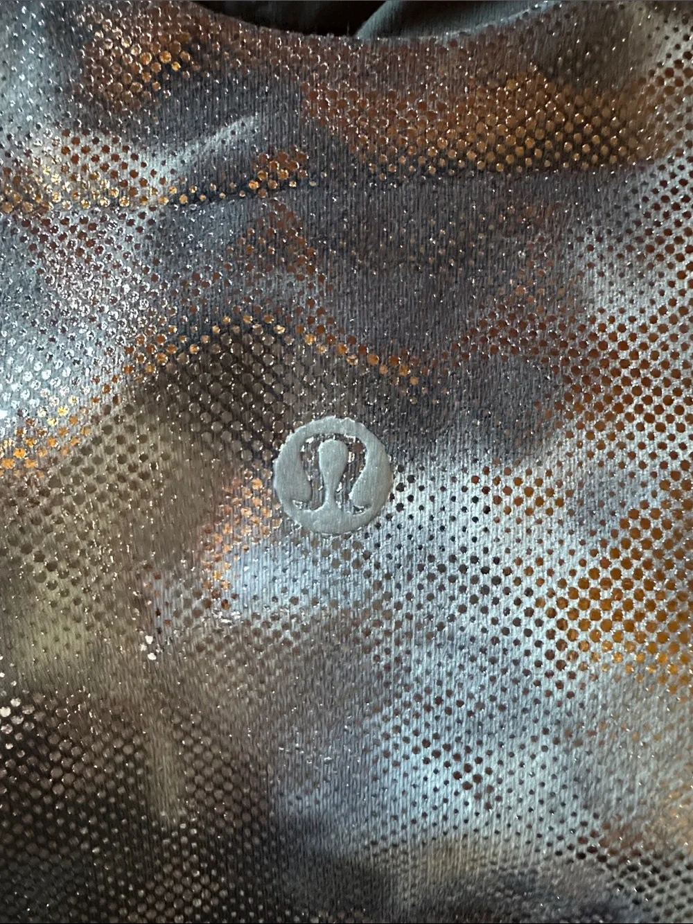 lululemon athletica Metallic Silver Cropped Athletic Tank - Picture 4 of 5